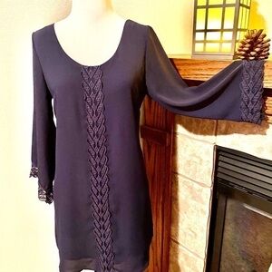 EUC-ASTR The Label navy boho lace shift dress